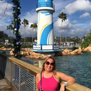 Meet your Posher, Janet